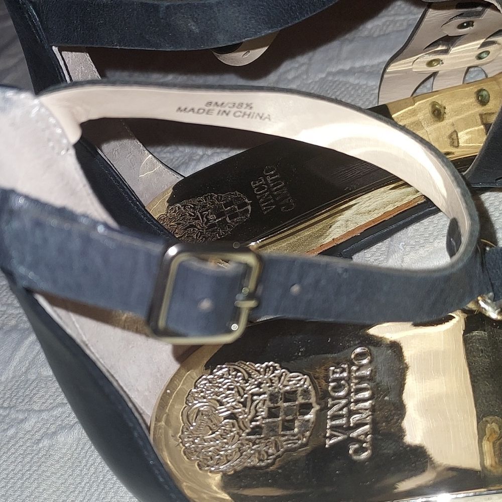 Vince Camuto sandals - Picture 7 of 8